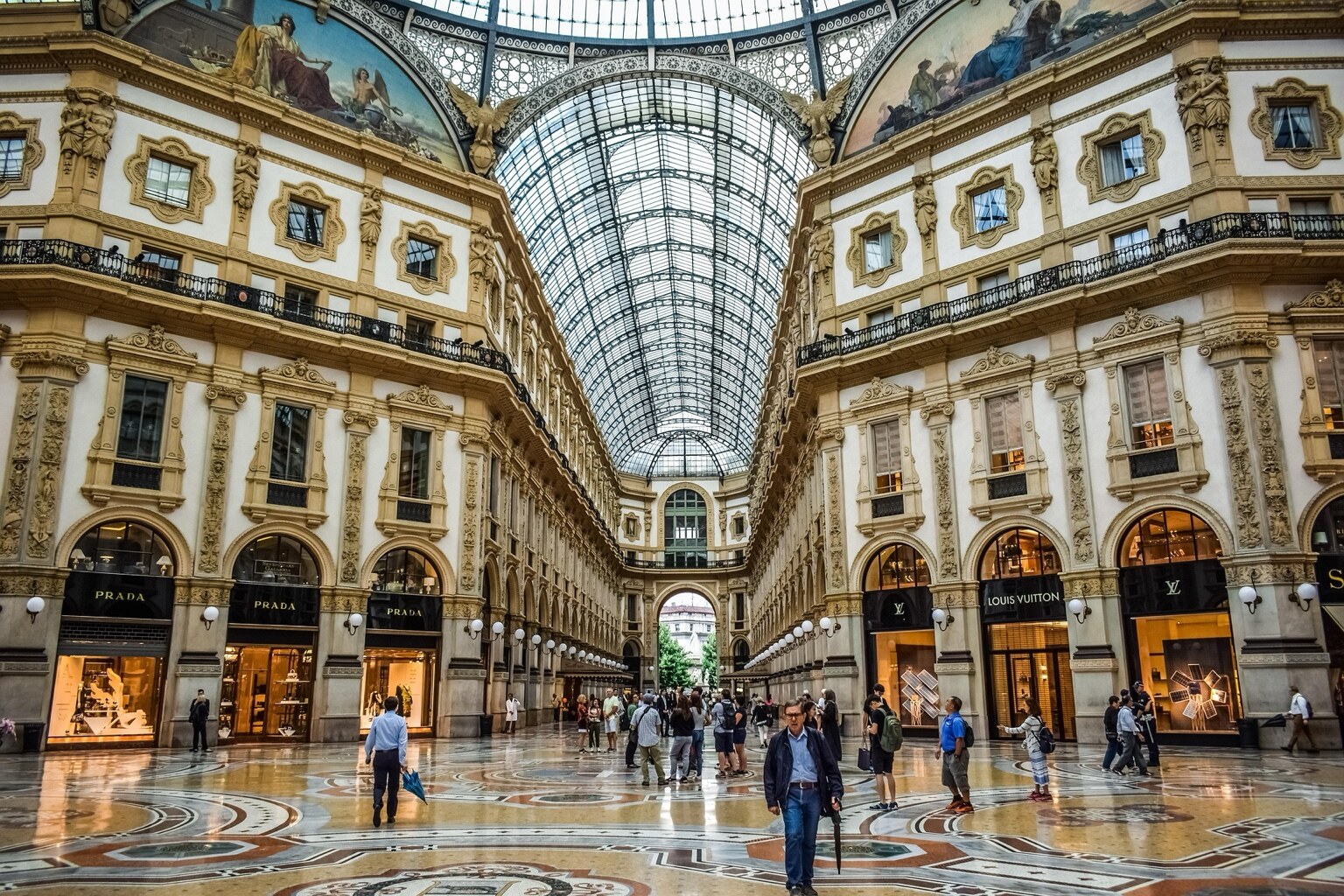 Luxury boutiques inside Galleria Vittorio Emanuele II